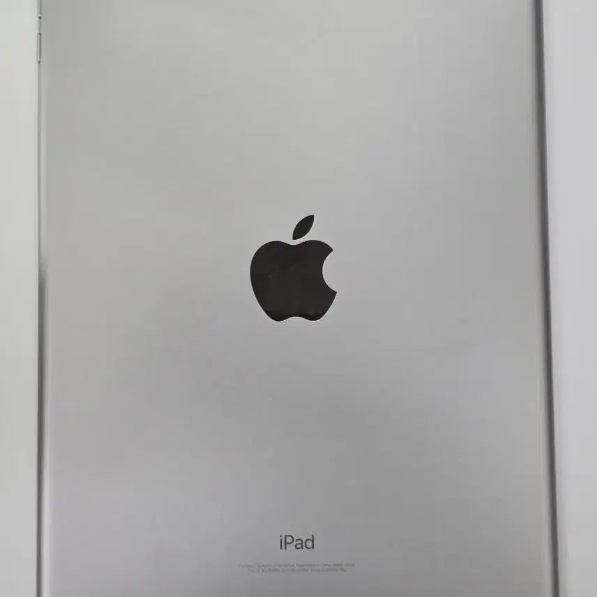 [BUNJANG] Apple iPad 6th Gen 32GB WiFi Silver / A급) 아이패드6세대 32기가 wifi용
