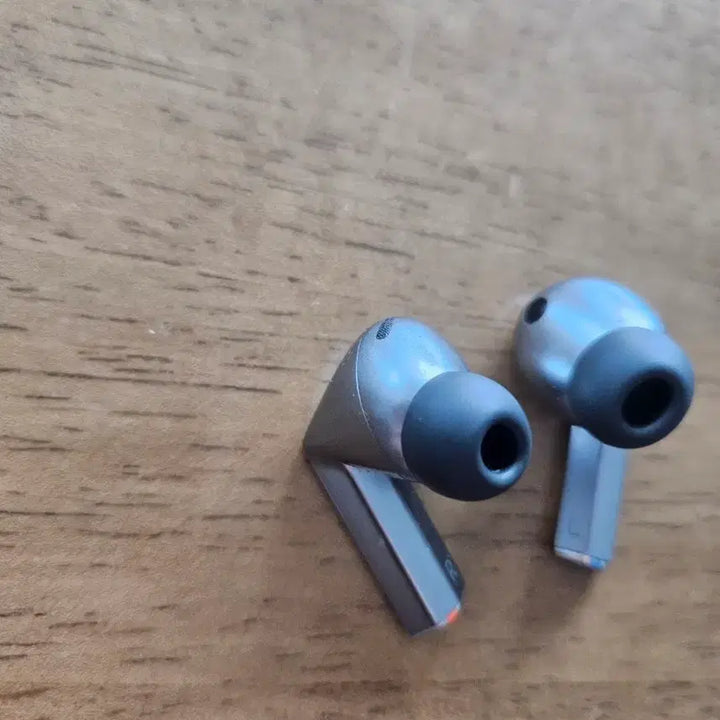 [BUNJANG] Samsung Galaxy Buds 3 Pro Silver (Left/Right Units) / 갤럭시 버즈 3 프로 실버 왼쪽 오른쪽 유닛