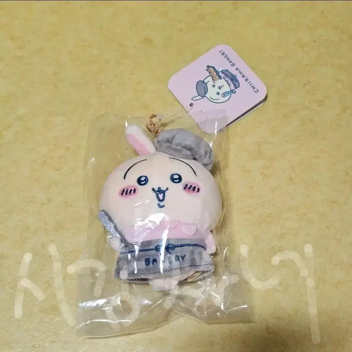 [BUNJANG] Chiikawa Bakery Usagi Mascot (Sealed) / 치이카와 베이커리 스태프 우사기 마스코트 미개봉