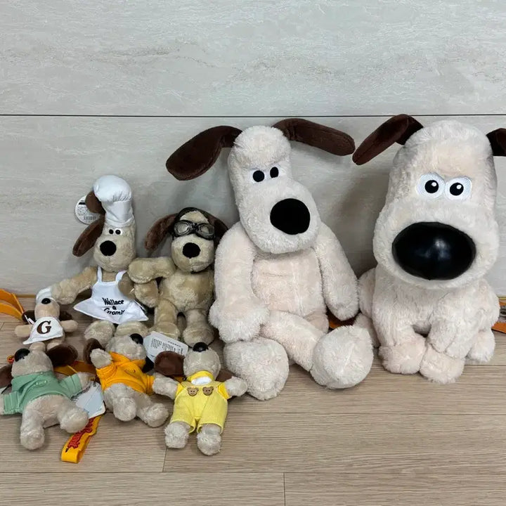[BUNJANG] Gromit 8-Piece Bundle Set Plush Toys / 오특 그로밋) 8개 그로밋 일괄 판매