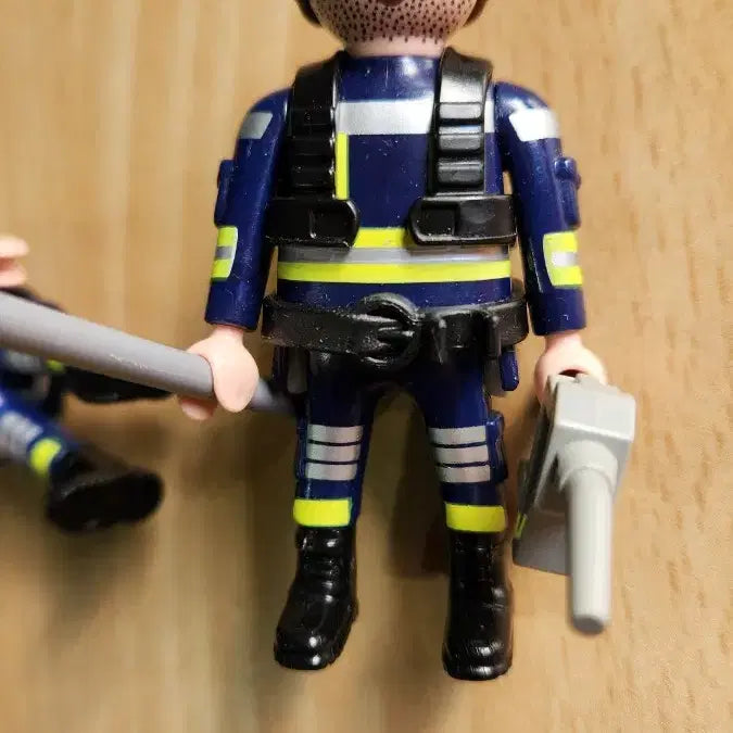 [BUNJANG] Playmobil Firefighter Set with Accessories / 플레이모빌 두명