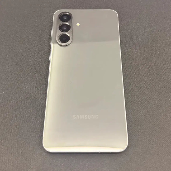 [BUNJANG] Quantum 6 128GB Black Case &amp; Film Bundle / 퀀텀6 128GB 블랙컬러 [ SS등급 ] 케이스 및 필름구성