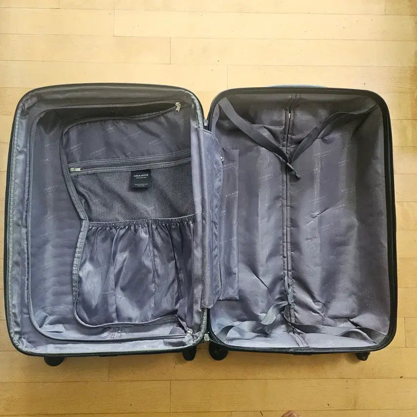 [BUNJANG] 20-inch Hardshell Carry-On Luggage / 여행용캐리어 기내용가방 20인치 판매합니다