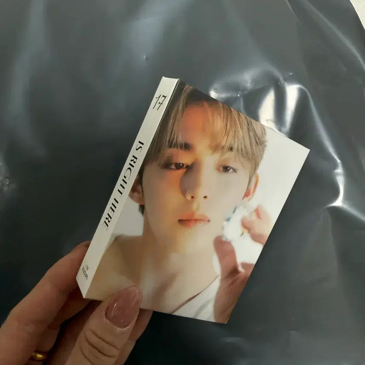 [BUNJANG] Seventeen S.Coups IS RIGHT HERE Photocard Holder / 세븐틴 에스쿱스 IS RIGHT HERE 포카집