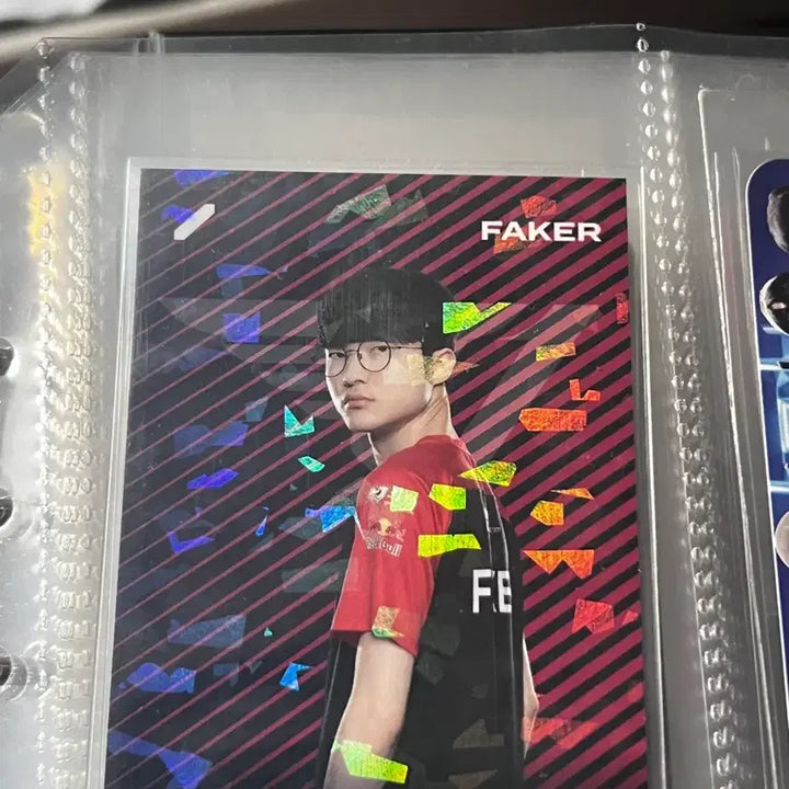 [BUNJANG] T1 Faker 2022 Hologram Photocard / 2022 홀로그램 T1 페이커 포토카드 양도합니다!
