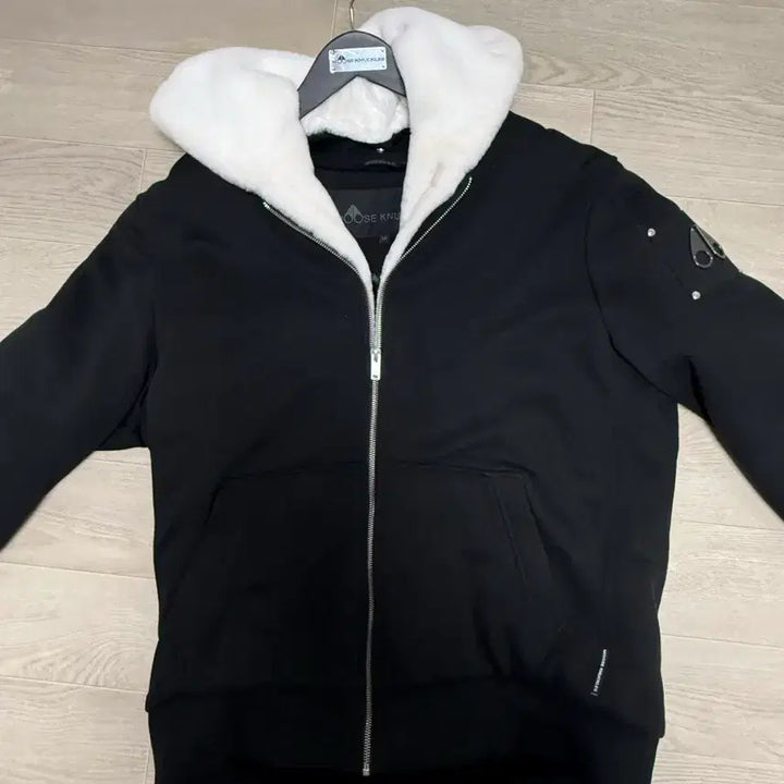[BUNJANG] Moose Knuckles Bunny Sweater Black / 무스너클 버니스웨터