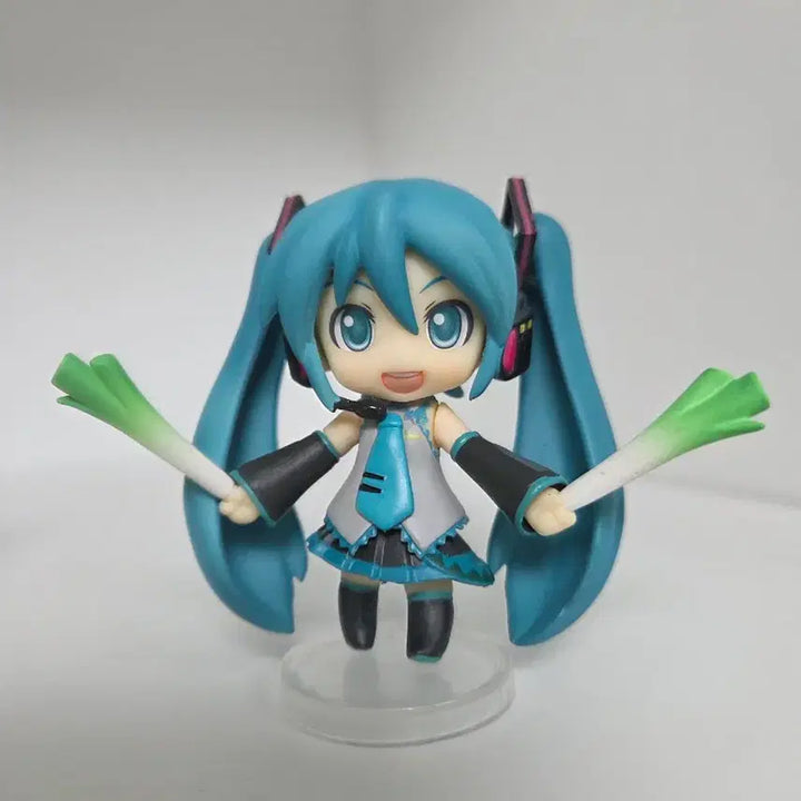 [BUNJANG] Vocaloid Hatsune Miku Nendoroid Puchi Figure / 보컬로이드 하츠네 미쿠 넨도로이드 푸치 넨도 피규어 파 고전 미소녀