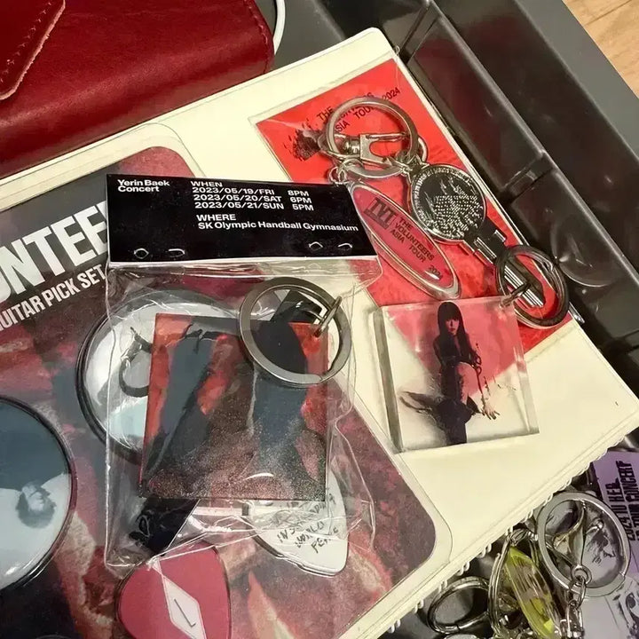 [BUNJANG] Yerin Baek Square Keychain Red The Volunteers Badge Asia Tour / 백예린 스퀘어 키링 레드Square MD굿즈 더발룬티어스 뱃지 아시아투어