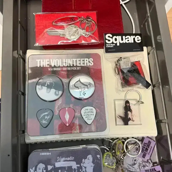 [BUNJANG] Yerin Baek Square Keychain Red The Volunteers Badge Asia Tour / 백예린 스퀘어 키링 레드Square MD굿즈 더발룬티어스 뱃지 아시아투어