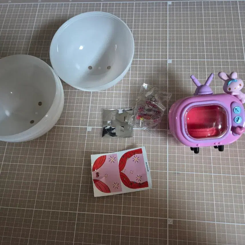 [BUNJANG] Sanrio 50th Anniversary My Melody TV Random Gacha Figure / 산리오 50주년 마이멜로디 TV 랜덤 가챠 피규어