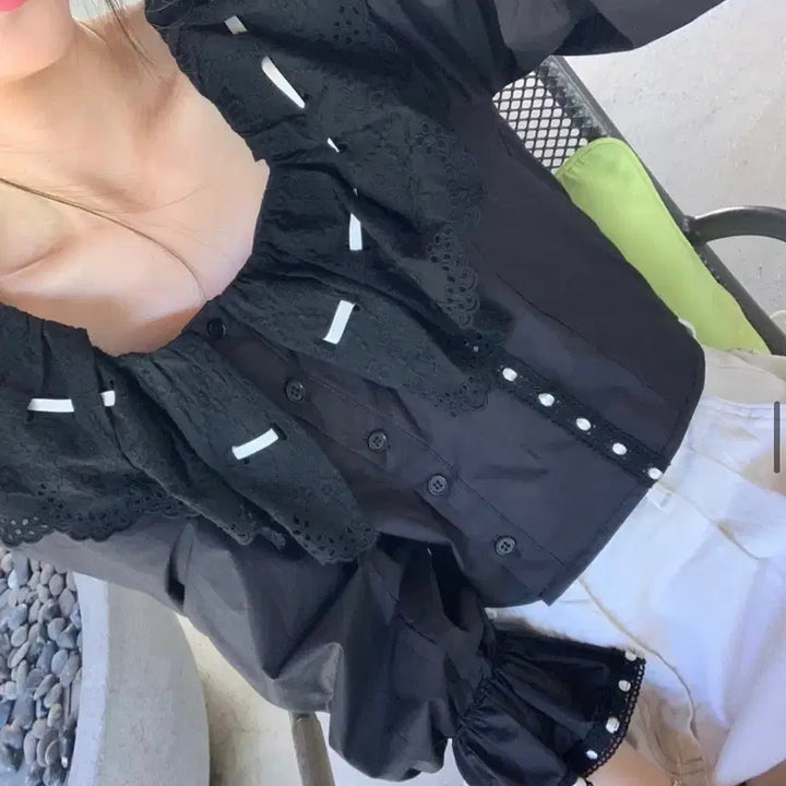 [BUNJANG] Bicini Stitch Crop Blouse Black / 바이씨니 스티치크롭 블라우스 블랙 새상품