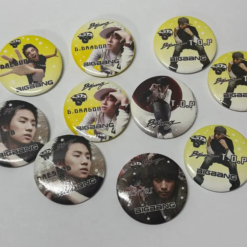 [BUNJANG] BIGBANG G-Dragon Early Version Pin Badge Set / 빅뱅 극초기 라라라 핀뱃지 세트 빅뱅 콘서트 전시회