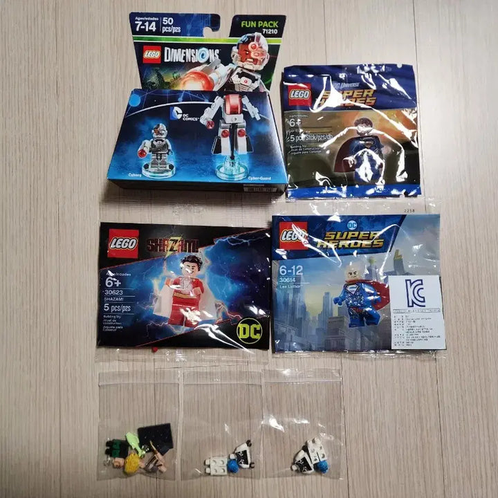 [BUNJANG] LEGO Discontinued DC Polybag &amp; Dimensions Cyborg Bundle / 레고 단종된 DC폴리팩 및 디멘션즈 사이보그 등 일괄 9만 판매합니다