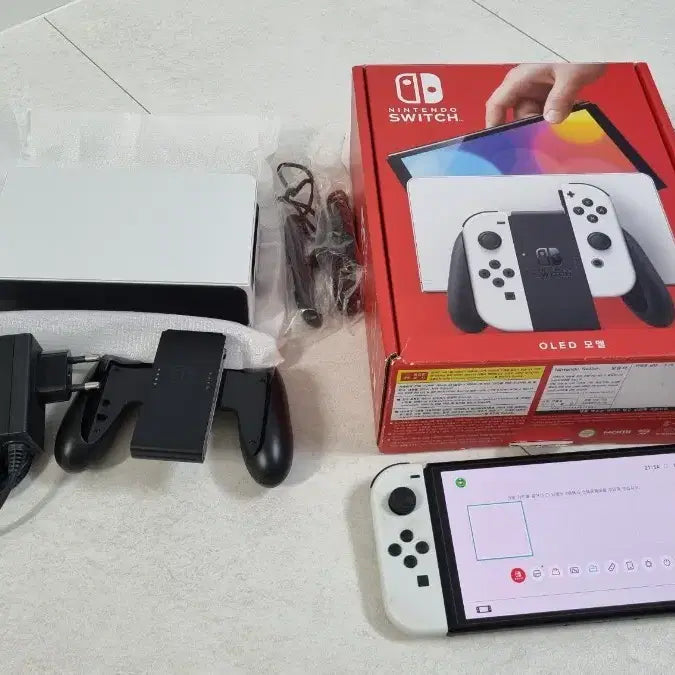 [BUNJANG] Nintendo Switch OLED Model (White) with Case and Joy-Con Caps / 닌텐도 OLED(화이트, 케이스, 조이스틱 캡 드림)