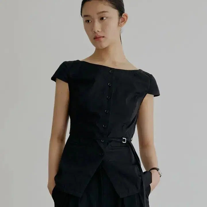 [BUNJANG] Artid Cap Sleeve Belted Blouse Black / 택포) 아티드 캡 슬리브 벨티드 블라우스 블랙