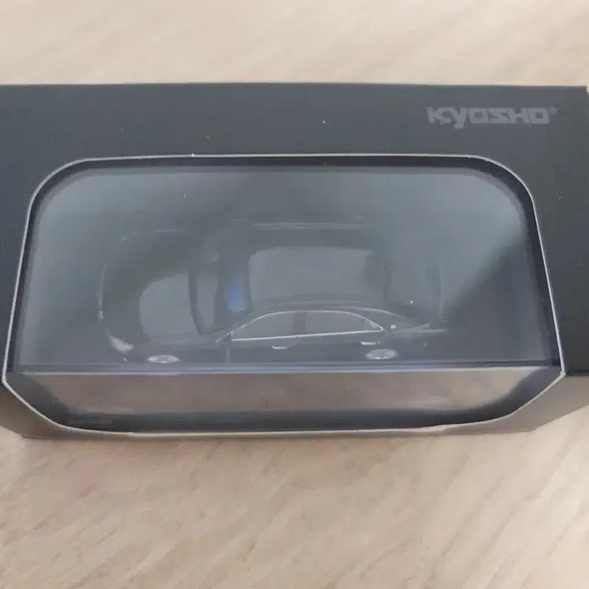 [BUNJANG] Kyosho 1:64 Toyota Crown Diecast Model Car - Black / 1:64 교쇼 도요타 크라운 미니카 블랙