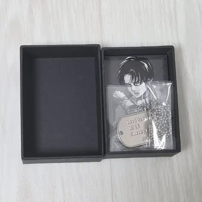 [BUNJANG] Attack on Titan Levi Metal Tag Photocard / 진격의거인 리바이 메탈태그 포토카드
