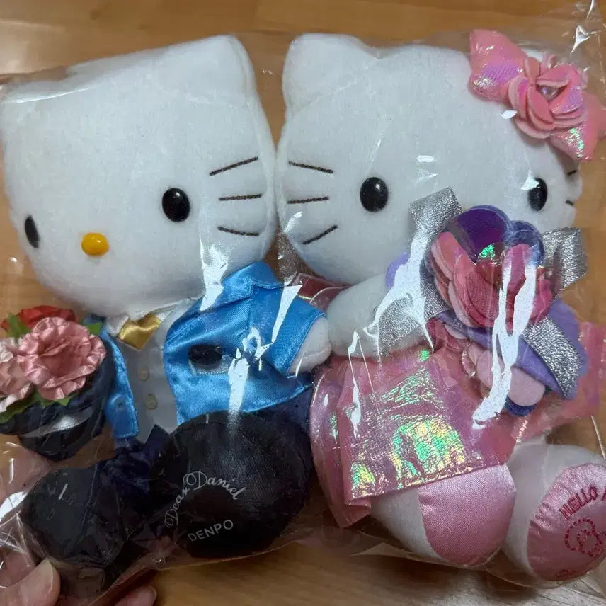 [BUNJANG] Hello Kitty Dear Daniel Wedding Doll Set Vintage / 헬로키티 디어다니엘 웨딩인형세트 고전