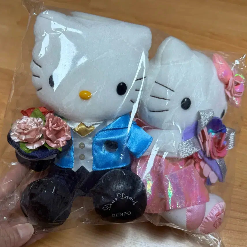 [BUNJANG] Hello Kitty Dear Daniel Wedding Doll Set Vintage / 헬로키티 디어다니엘 웨딩인형세트 고전