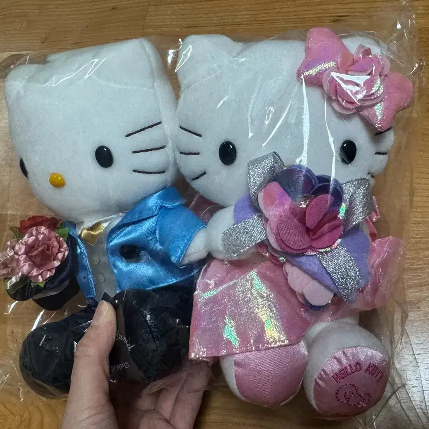 [BUNJANG] Hello Kitty Dear Daniel Wedding Doll Set Vintage / 헬로키티 디어다니엘 웨딩인형세트 고전