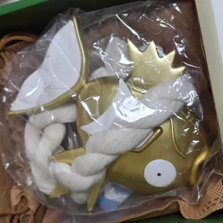 [BUNJANG] CGV Magikarp Shiny Golden Landscape Display / CGV 잉어킹 풍경 이로치 황금색