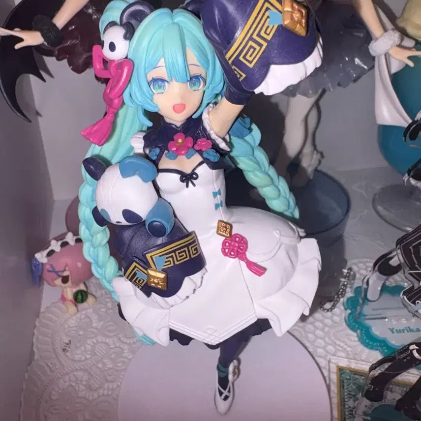[BUNJANG] Modern China Hatsune Miku Figure / (급전)모던차이나 미쿠 하츠네미쿠 피규어 판매합니다 정품 박스O