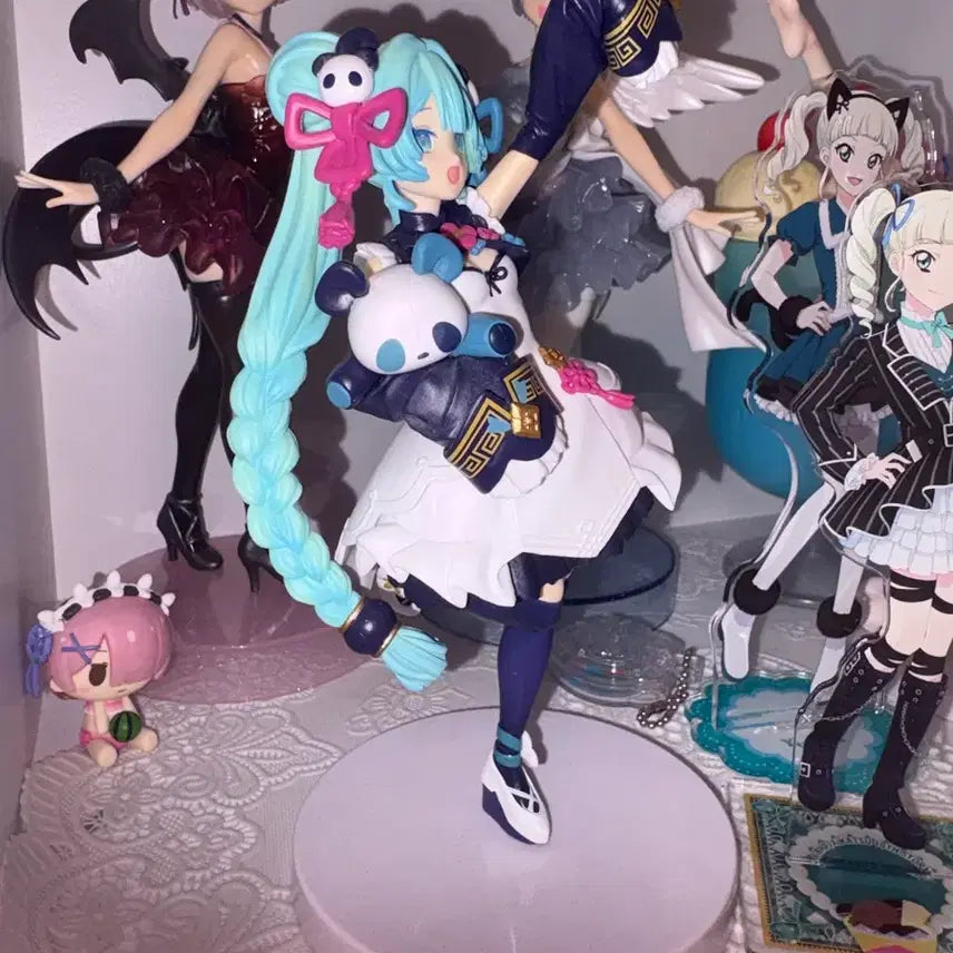 [BUNJANG] Modern China Hatsune Miku Figure / (급전)모던차이나 미쿠 하츠네미쿠 피규어 판매합니다 정품 박스O