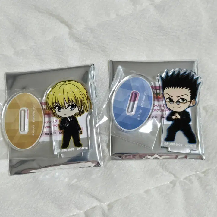 [BUNJANG] Hunter x Hunter Kurapika &amp; Leorio Suit Mini Acrylic Standee Bundle Set / (일괄) 헌터헌터 크라피카 + 레오리오 수트 정장 미니 아크릴 스탠드