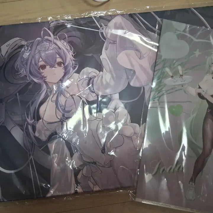[BUNJANG] Goddess of Victory: NIKKE Merchandise Set - Calendar, Acrylic Stand, Cards, Stickers, Desk Mat / 승리의 여신: 니케 굿즈 세트 캘린더/아크릴 스탠드/카드/스티커 일괄판매