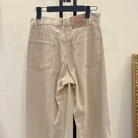 [SOLD OUT] 리바이스 베이지 팬츠