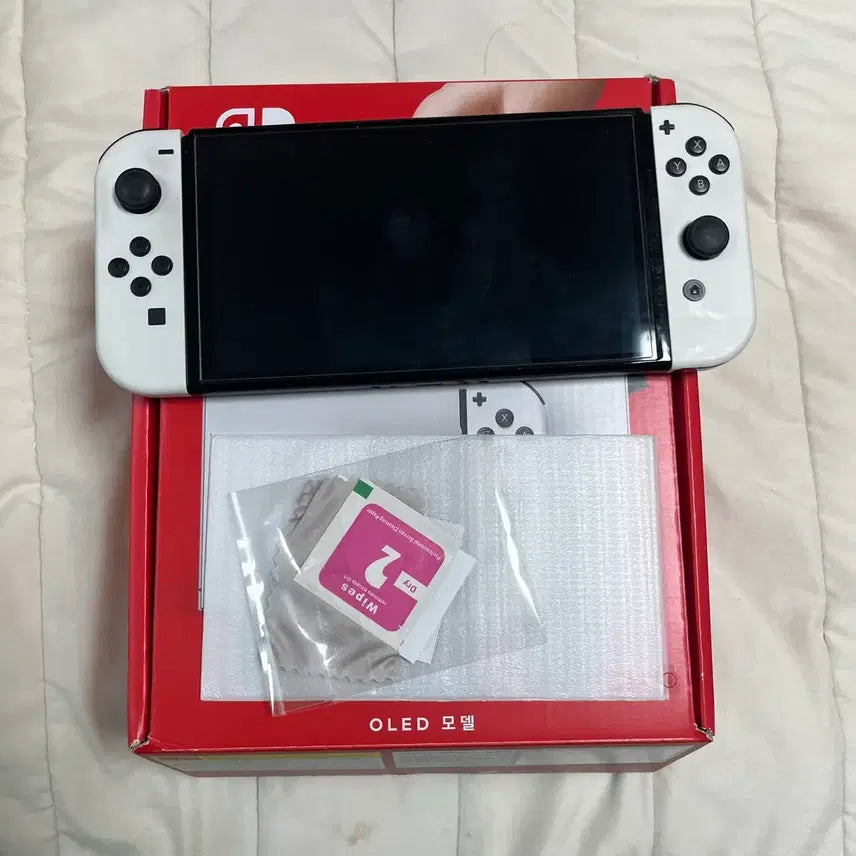 [SOLD OUT] 닌텐도 스위치 OLED + 필름1징