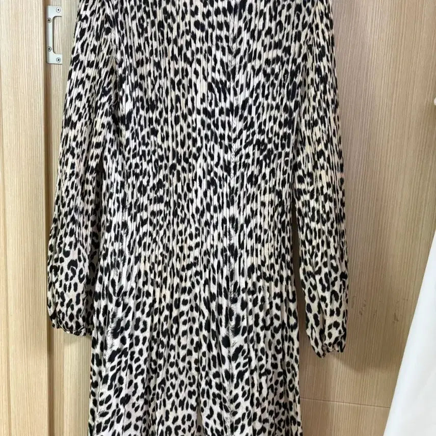 [SOLD OUT] [마쥬 maje] 레오파드 플리츠 원피스 38