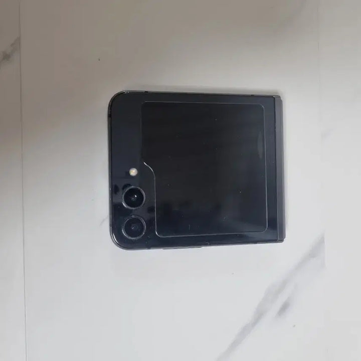 [SOLD OUT] 삼성 갤럭시 Z플립5 그라파이트 256GB  팝니다