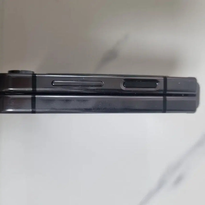 [SOLD OUT] 삼성 갤럭시 Z플립5 그라파이트 256GB  팝니다