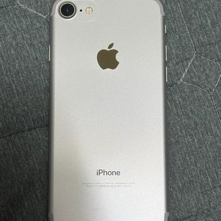 [BUNJANG] Apple iPhone 7 128GB Silver / s급 아이폰7실버/128g/배터리성능100