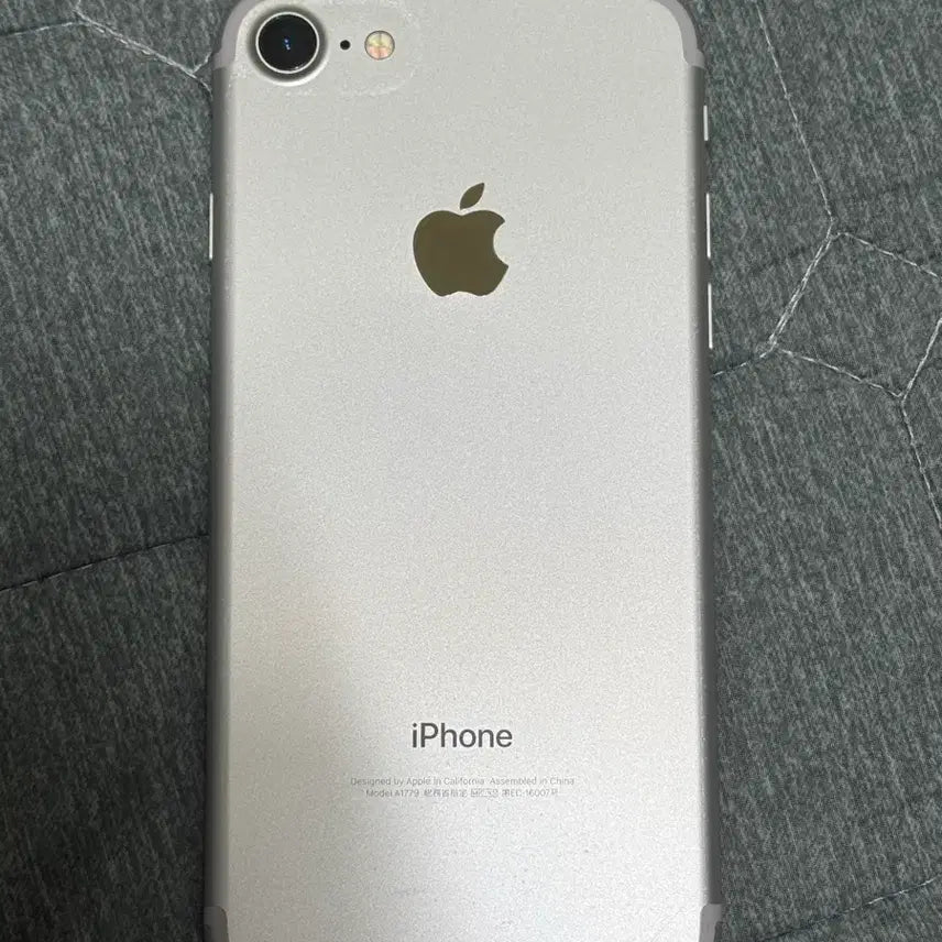 [BUNJANG] Apple iPhone 7 128GB Silver / s급 아이폰7실버/128g/배터리성능100