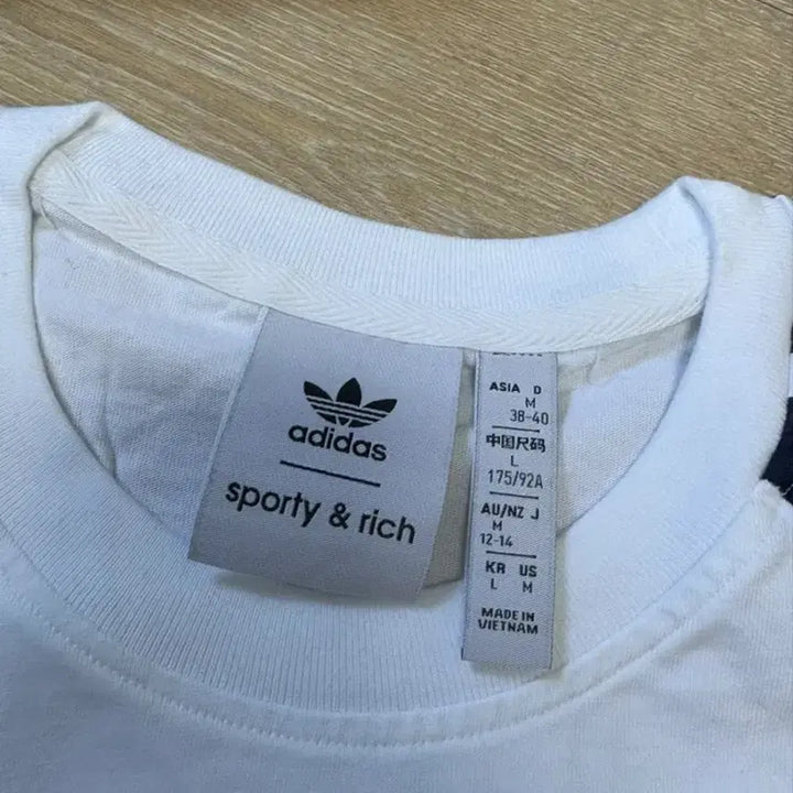 [BUNJANG] Adidas x Sporty &amp; Rich T-Shirt White Night Indigo L / L)아디다스 x 스포티앤리치 티셔츠 화이트 나이트 인디고
