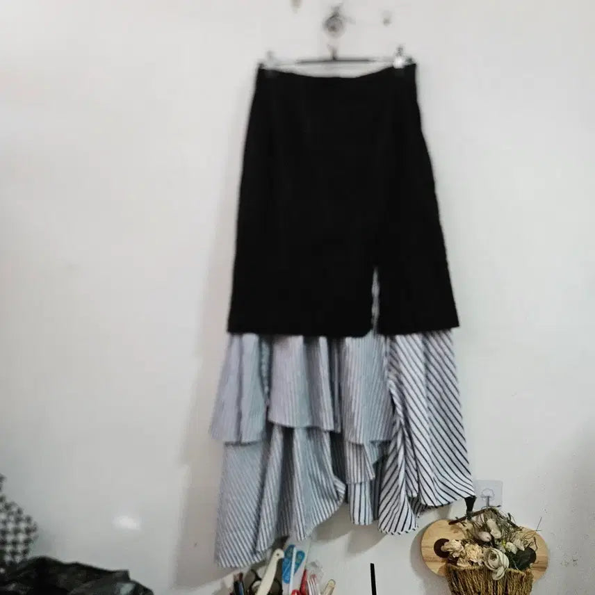 [BUNJANG] Black White Stripe Long Skirt / 블랙 화이트 스트라이프 롱 스커트