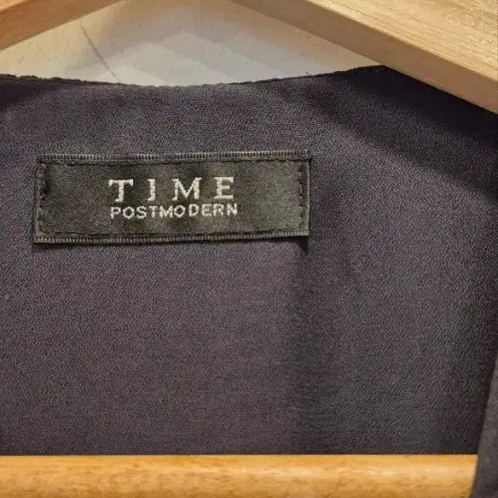[BUNJANG] TIME Silk Sleeveless Dress with Subtle Sheen / 은은한 광택이 도는 타임 실크 민소매 원피스