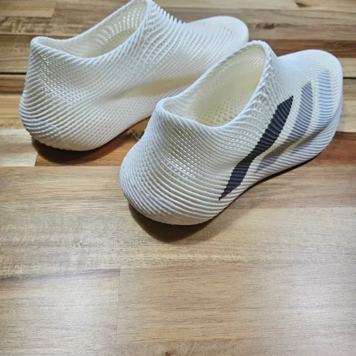 [BUNJANG] Adidas KITH Climacool Off-White Sneakers / 아디다스 KITH 클라이마쿨 오프화이트 285판매합니다.