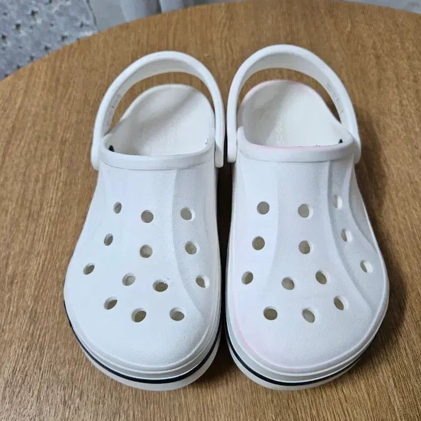 [BUNJANG] Crocs Shoes M5W7 240mm / 크록스 신발m5w7 240사이즈