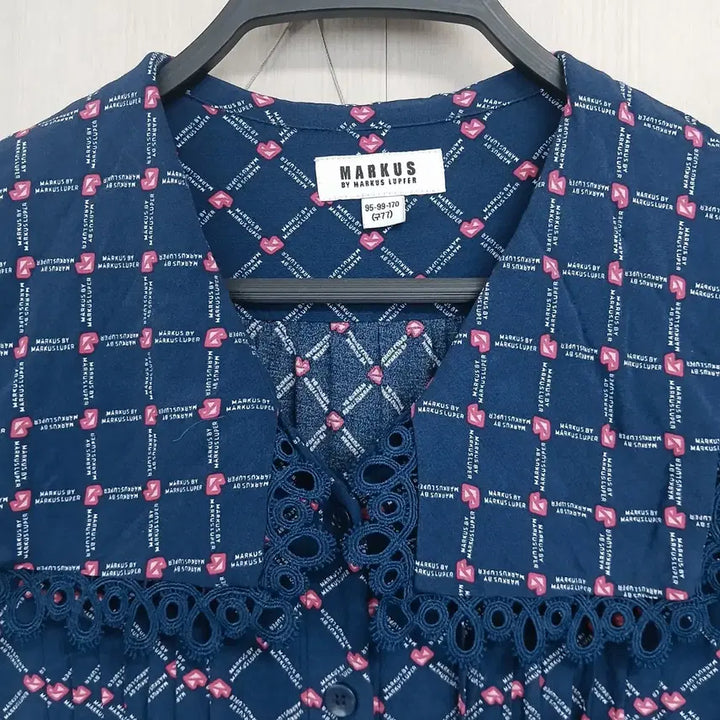 [SOLD OUT] 마커스 입술모양 프린트 세라 롱원피스