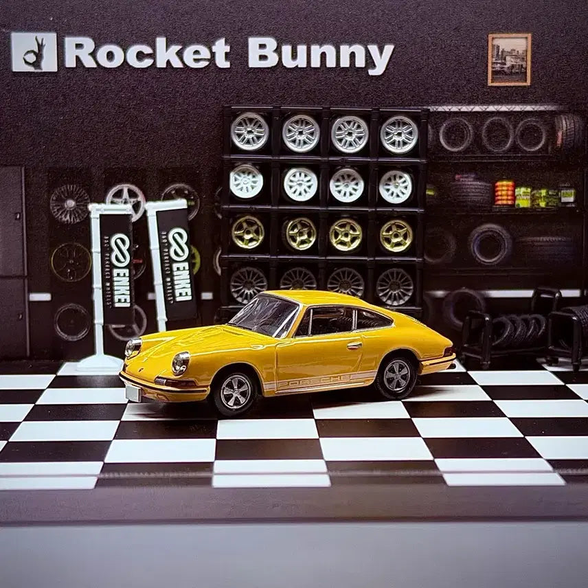[BUNJANG] Tomica Limited Vintage Porsche 911S (1968, Yellow) / 토미카 리미티드 빈티지 포르쉐911s 1968년식(노랑)