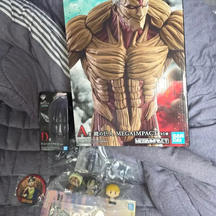 [BUNJANG] Attack on Titan Armored Titan Figure &amp; Head Magnet Bundle Set / 미개봉 진격의 거인 갑옷거인 a상 종미의 거인 마그넷 d상 초코노코
