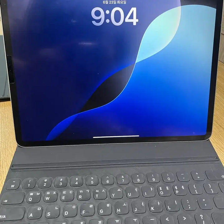 [BUNJANG] Apple iPad Pro 12.9-inch 3rd Gen Bundle with Magic Keyboard &amp; Apple Pencil / Apple iPad Pro 12.9인치 3세대+ 애플 매직키보드+애플펜슬