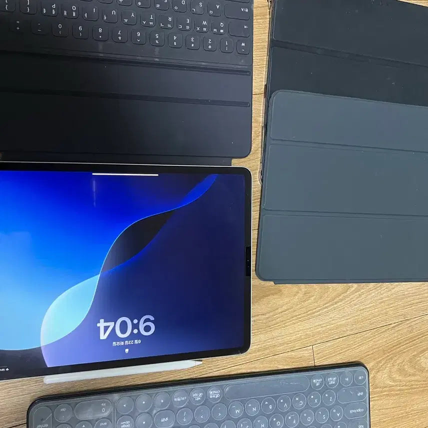 [BUNJANG] Apple iPad Pro 12.9-inch 3rd Gen Bundle with Magic Keyboard &amp; Apple Pencil / Apple iPad Pro 12.9인치 3세대+ 애플 매직키보드+애플펜슬