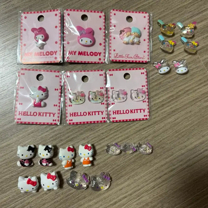 [BUNJANG] Sanrio Classic Buttons Hello Kitty, Charmmy Kitty, My Melody, Little Twin Stars, Usahana / 산리오 고전 단추 헬로키티 챠미키티 마이멜로디 리틀트윈스타 우사하나