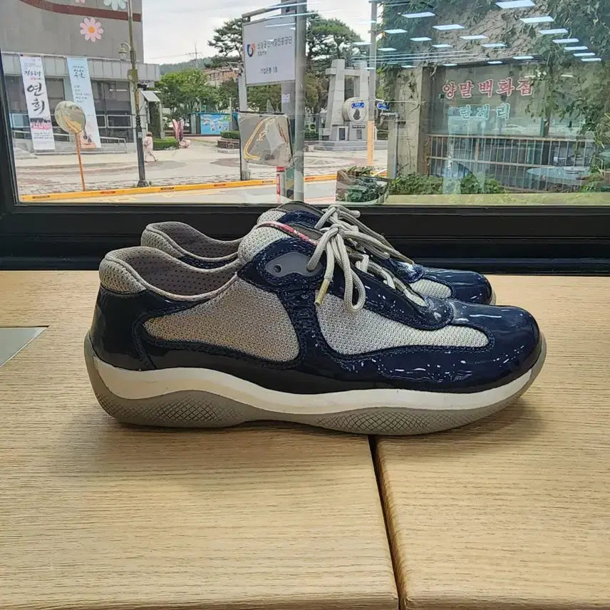 [SOLD OUT] 프라다 아메리카 컵 유광 네이비 eu 39