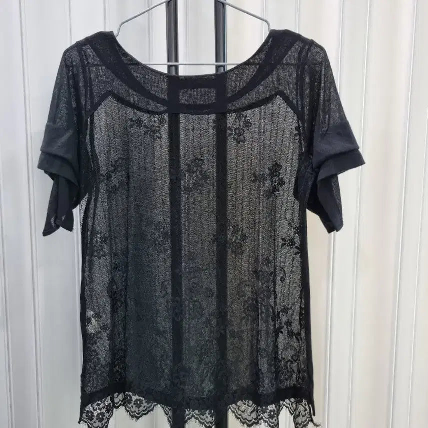 [BUNJANG] Black Lace See-Through Short-Sleeve Blouse / 블랙 레이스 시스루 반팔 블라우스