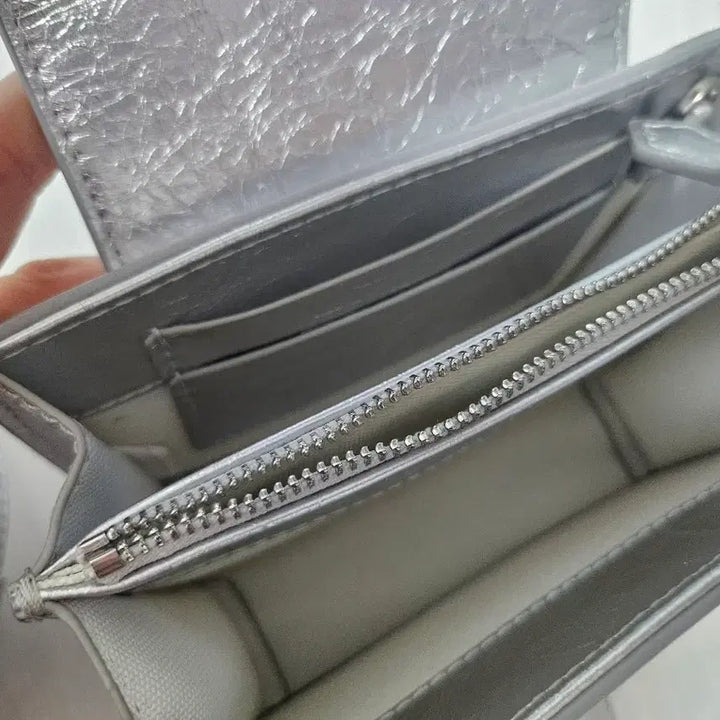 [BUNJANG] Kishining Square Passport Bag Silver / 키시닝 제작 스퀘어 여권백 실버 끈조절가능 미니백
